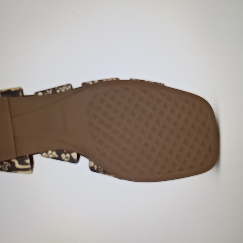 Sandals - Picture 4 of 5